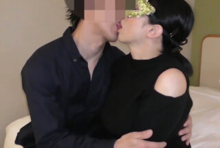 FC2PPV 1460351 【個人撮影・セット販売】旦那の不貞で離婚して5年　飢えた熟女の雌になった交わり　完全版