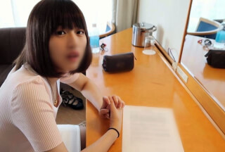 FC2PPV 1461281 [口説いて顔出し！]アイドル養成スクール在籍ロ○美少女❤清純そうな幼い顔した娘が涙の初体験から隠れビッチへ確変ｗエッチなコスプレで肉オナホに生ちんぽズコバコ中出し（特典映像付）