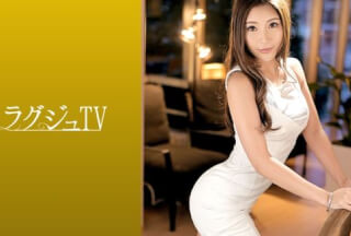 259LUXU-1296 ラグジュTV 1287 「私が感じてるところを見てほしい…」妖艶で美しすぎる神戸のオンナが快楽のためにAV出演！色・ツヤ・ハリの三拍子そろった美乳を眺めながら飢えた獣のように腰を振る騎乗位に酔いしれろ！(小坂サラ)