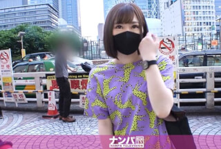 [中国語字幕]200GANA-2302 マジ軟派、初撮。 1493 『新宿駅で大量のコンドームをブチまけてみた！』という企画(のフリ)を決行！拾ってくれた優しい女の子をインタビューと称してホテルへ連れ込み！ゴムをつけて0.01mmのソーシャルディスタンス！小柄な体型由来の狭いオマ○コを堪能すると、可愛い喘ぎ声が部屋に響く！