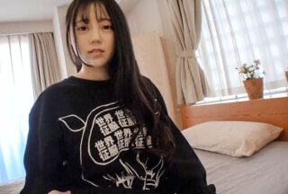 SIRO-3849 バンドの追っかけをしているアパレル勤務の小動物系ガール。こんな見た目でライブではヘッドバンしてます！！バンドのためにひと肌脱ぎます。Fカップ巨乳ともっちり美尻をヘッドバン以上に激しく振ります！！ 応募素人、初AV撮影 83