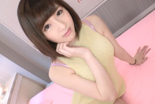 SIRO-3878 【初撮り】ネットでAV応募→AV体験撮影 1022 はにかみ笑顔がカワイイおっとり系美少女がセックスで豹変！プレイが始まると艶かしい喘ぎ声を上げてイキまくる超絶敏感スケベ娘でした！