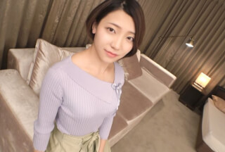 SIRO-4379 【初撮り】【ショートカット美女】【淫らに喘ぐ美容部員】ストレス発散のために応募してきたスレンダーガール。照れ笑いが恍惚の表情に変わる瞬間はお見逃しなく。 ネットでAV応募→AV体験撮影 1433