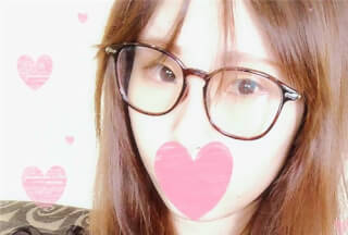 FC2PPV 1021668 S-class neat and clean tsundere glasses girl ♥ “It feels good … ♥” G-spot direct hit greedy masturbation and continuous squirting of love juice that can not fit in the narrow vagina ♥ Rub the uterine ostium with a fine finger and completely fall ♥ [No moza] With bonus photo book