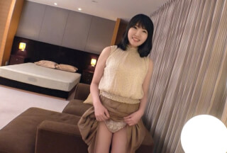 SIRO-4402 【初撮り】【マシュマロ美乳】【猥尻の極エロ妻】元カレに開発された極エロ妻は今の旦那じゃ満足できない..初めて会った男の精液も飲み込んでしまう彼女は.. 応募素人、初AV撮影 189