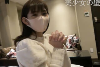 FC2PPV 1649040 【美少女の壁激推し！】 小動物系少女かのんちゃん衝撃デビュー！可愛いすぎて我慢できず射精後も無許可で生挿入してみた！
