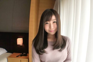 SIRO-4049 [First shot] [Beautiful ass bus guide] A beautiful ass bus guide with a scent. If you shift the T-back and insert it there full of love juice .. Application amateur, first AV shooting 125