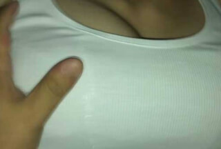 FC2PPV 1165038 [Price for a limited time] Forcibly wake up my wife to hold a meat stick and suddenly insert it in the vagina