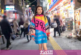 200GANA-2268 マジ軟派、初撮。 1468 『ネオンカラーのSSS級読モは勢いでヤラせてくれるのか！？』顔もカラダもSSS級！インタビュー(というテイ)でホテルに連れ込み、スナップ撮影のフリして自慢の美尻に触りまくり！「何してるんですか…んっ！？」キスで口を塞ぎ、ニットの上から乳を揉み、そのまま勢いに任せて読モはヤラせてくれるのか！？
