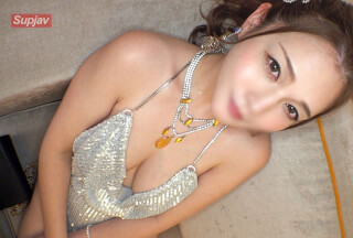FC2PPV 2111574 【流出】※限定販売※　Gcup現役グラビアアイドル（25）カメラマンとのホテル密会でのコスプレ　ハメ撮り流出【取り扱い注意】