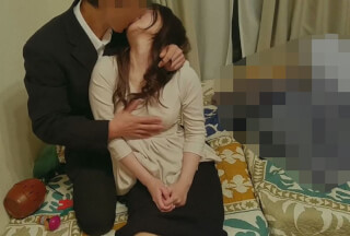 FC2PPV 【個人】逃げようとした美人若妻、絶望の中2本の他人棒で犯され中出しされる