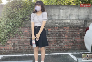 FC2PPV 2373835 My Hobby Is "Collecting Mass-Produced Clothes" She Brings Her Suspicious Rori Girl Into The Car And Gives A Blowjob Lesson, To Her First Experience Of Mouth Firing …
