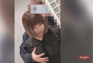 FC2PPV 1323897 Continuous Vaginal Cum Shot After Letting A Female College Student Who Makes A Living At A Bar Part-Time Job Pull Out In A Public Toilet (49 Minutes)