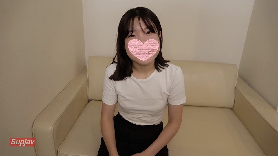 FC2PPV 2483320 インドア系のおぼこ女子。大人しいそうな見た目から予期しない性欲強めのエロ娘に大量中出し！！