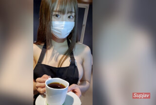 FC2PPV 2526821 夢追う巨乳カフェ店員を応援。裸エプロン中出し※年末応援特価