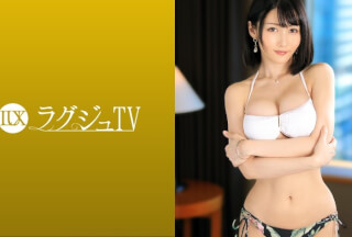 259LUXU-1509 ラグジュTV 1492 吸い込まれそうな目が魅力的なオトナ可愛い三十路人妻がセックスレスに悩んだ末に思い切ってAV撮影！M気を擽る濃厚で激しいキスとピストン、首絞めに美しい顔は妖艶で淫乱なメスの表情へ変わり、刺激に飢えた体が大胆に反応する！(桜田梨加)