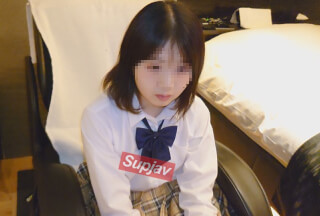 FC2PPV 1399785 【マニア向け】おとなし目の美少女A香ちゃん・いきなり始まった生理でケチャマンに！・さすがに嫌がるも無理矢理に生ハメ敢行！【モ無・顔出し・中出し】