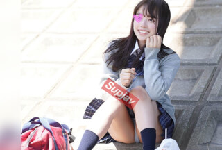FC2PPV 1541253 《優勝候補》【電車チカン】【自宅隠撮】【中出しSEX】特別な美少女を上下同時録画で　水色P　＃27 [有]