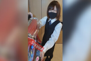 FC2PPV 2647423 パチ屋の景品カウンターで愛嬌がよく笑顔が可愛い彼女と仕事終わりに初ハメ・中出し※本数限定追加