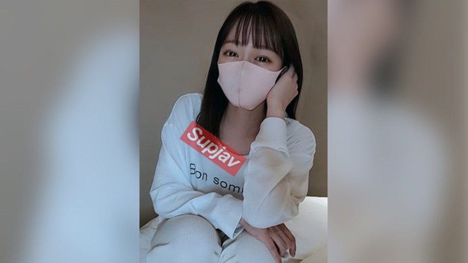 FC2PPV 2687902 明日まで【無修正】卒業したて１８歳女子大１年生。一昨年撮影お泊りハメ撮り