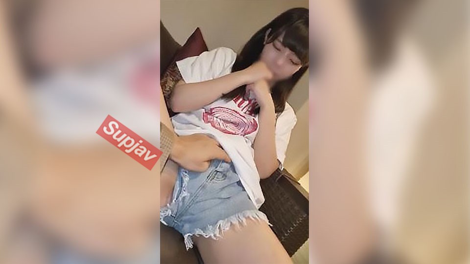 FC2PPV 1412577 【無修正】敏感で純朴な田舎娘・お泊りセックス・感じ過ぎ連続中出し(57分)
