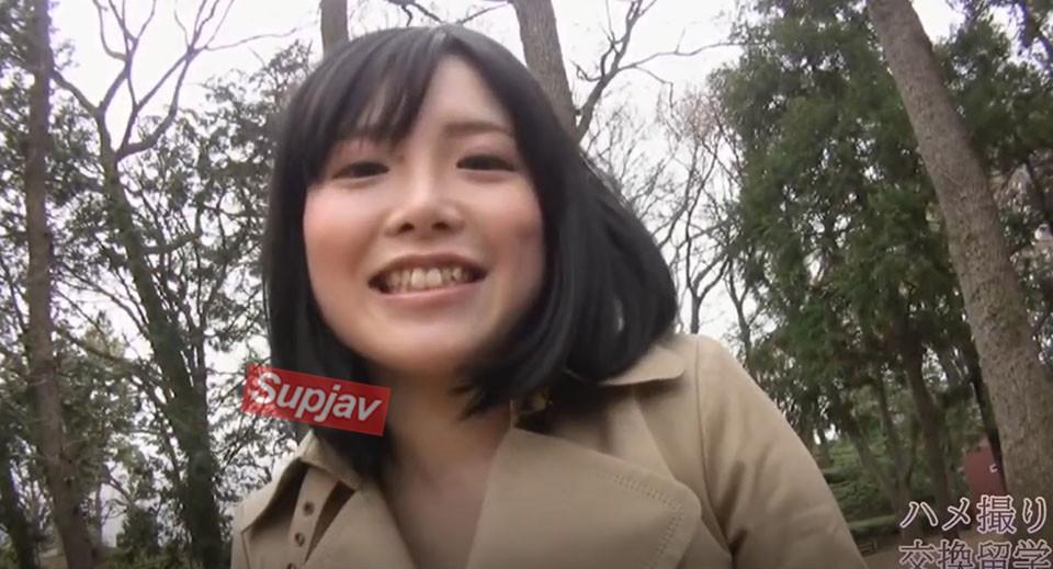 FC2PPV 1418824 【顔出し×無修正】国民的女優級に可愛い美少女、SEX大好きなのがバレて中年チンポに痙攣するまでイカされ続けて堕ちるまでの一部始終