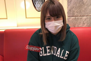 FC2PPV 2728255 ガソリンスタンド勤務のギャル23歳。小麦色に焼けた肌と舌ピを兼ね備えた彼女のフェラは勃起不可避→大量胸射。