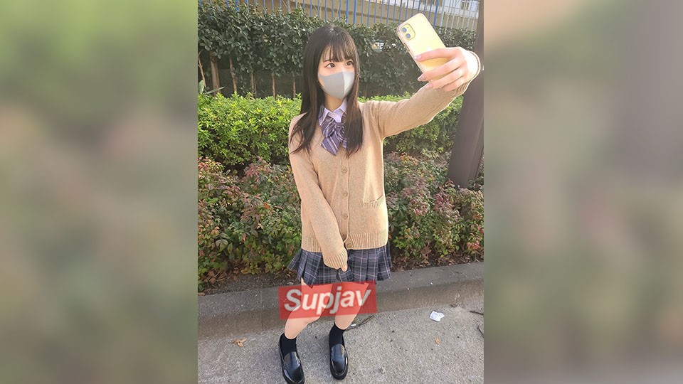 FC2PPV 2745512 【期間限定12000→9980】【続編】【初顔射】18歳清純Fカップ美少女みかちゃん！幼い体を開発して初大量潮吹き！制服で中出し、スク水で人生初大量顔射しちゃいました【2作分超大作】※早期購入者特典有 [有]
