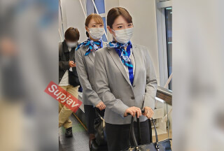 FC2PPV 2760507 美しい現職ＣＡ。勤務中を隠し撮り。下ろした髪型が可愛い私服姿でデート、カラオケ店でいたずら。美しい制服姿で４Ｐ大乱交。【限定発売】 [有]