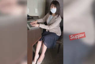 FC2PPV 2764873 コールセンター勤務の高身長巨乳人妻を応援。中は駄目と言われたのに締まりの良さに暴発中出しに呆然…※４/３まで