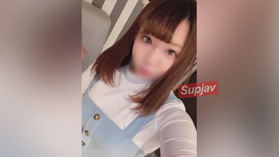 FC2PPV 1360786 彼氏いるのに興味本位でマッチングアプリしてる20歳居酒屋バイト(興味本位ついでに中出ししました)
