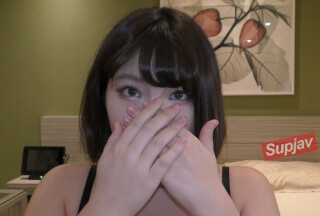 FC2PPV 1391759 【個人撮影】なつみ20歳のパイパンＪＤ！ムッチリ美女を色んな体位で生ハメし、ラストは中出しで決めます！