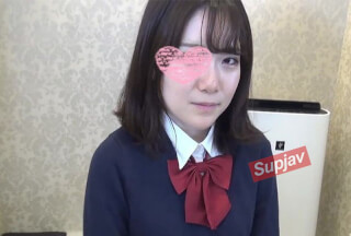 FC2PPV 2776112 コロナ禍でピンチになった制服ちゃん。経験のない未処理マンコに大人の精子を大量ザーメン！