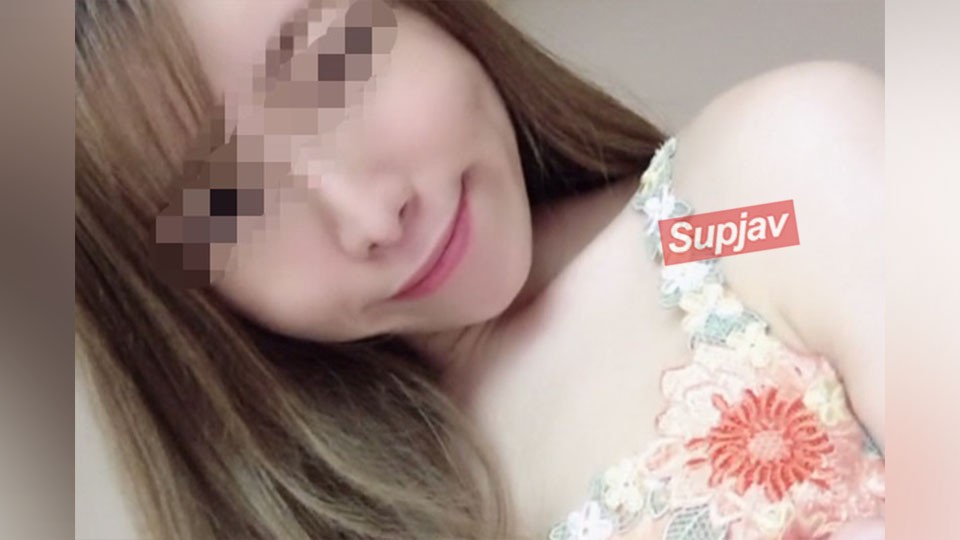 FC2PPV 1344738 妖精のような美人を初めて抱きました。何度も来たメールに盛ってるでしょ・・・って返信してた自分に懺悔そして独占欲中出し