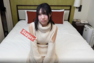 FC2PPV 3103366 Bruise And Cute JD Momoka-Chan Is 4P! She Came Without Knowing Anything And Was Played With By 3 Men And Made Vaginal Cum Shot 3 Times In A Row.