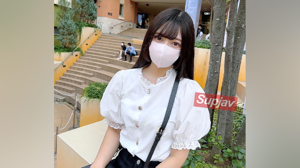FC2PPV 3105666 初撮影！！個数限定【無修正】捕まえた美◯女は坂道系のツンデレ女子大生！！黒髪ロングヘアーを乱し僕の股間に頭を埋め体液にまみれにされたピュアな身体に連続膣内射精！！