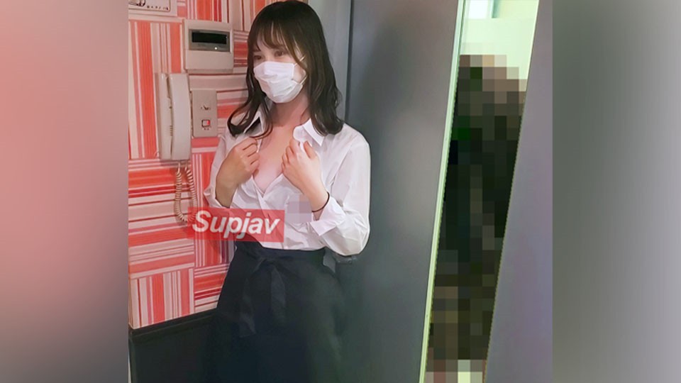 FC2PPV 3132432 【1周年突破記念限定1980pt】戸田恵○香似のJDカラオケ店でバイト中に中出し。