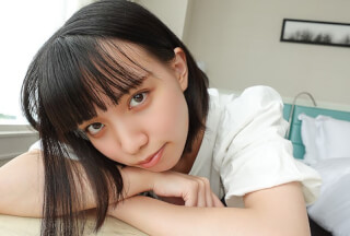 GAREA 864eru 童顔スレンダー女子の口は上は控えめ下は声を大にする