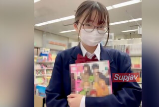 FC2PPV 【#74】芋で眼鏡な文学処女をハメ撮りしました。剛毛ピュアまんこの膜を生ちんぽで開通しそのまま精子を卒業記念に中出し♡おめでとう♡