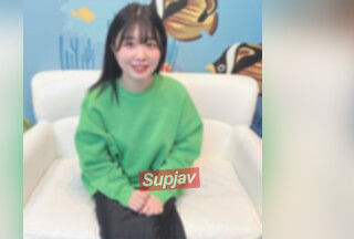 FC2PPV 3187584 おっとり系のほんわかまゆちゃん。密室で未処理陰毛マ●コの奥深くに大量中出し！