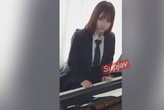 FC2PPV 限定公開【2004年生顔出し】音大進学の夢を親に断たれかけた元お嬢様を支援。