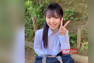 FC2PPV 3299187 何も飾らない純朴天使あゆちゃん１８歳のはじける笑顔！