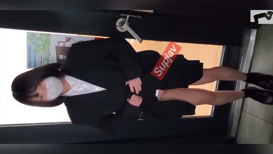 FC2PPV [Caution] (Currently) Mio-Chan. Going To High School With No Panties. While Confused By Her First Meat Stick, At The End A Large Amount Of Sperm Is Bukkake On Her Uniform.