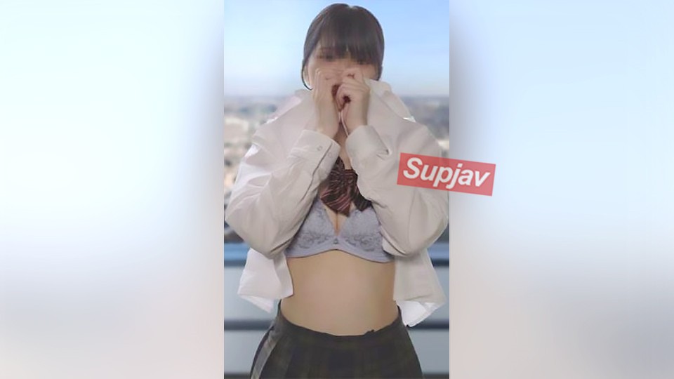 FC2PPV たいやき屋でバイトしてる地味可愛い色白美巨乳・初ハメ撮りでこっそりゴムを外し…