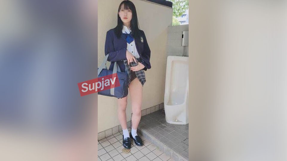 FC2PPV 黒髪ロングの受験生。放課後に学校裏の公衆トイレで