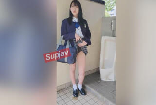 FC2PPV 黒髪ロングの受験生。放課後に学校裏の公衆トイレで