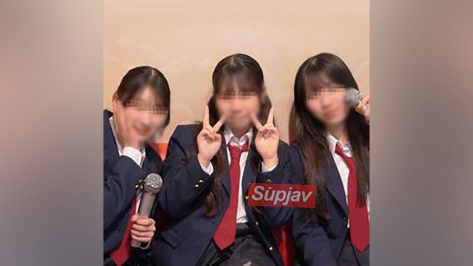 FC2PPV 女子校ドーナツ屋のバイト秘蔵お泊りセックス…後日友達たちと