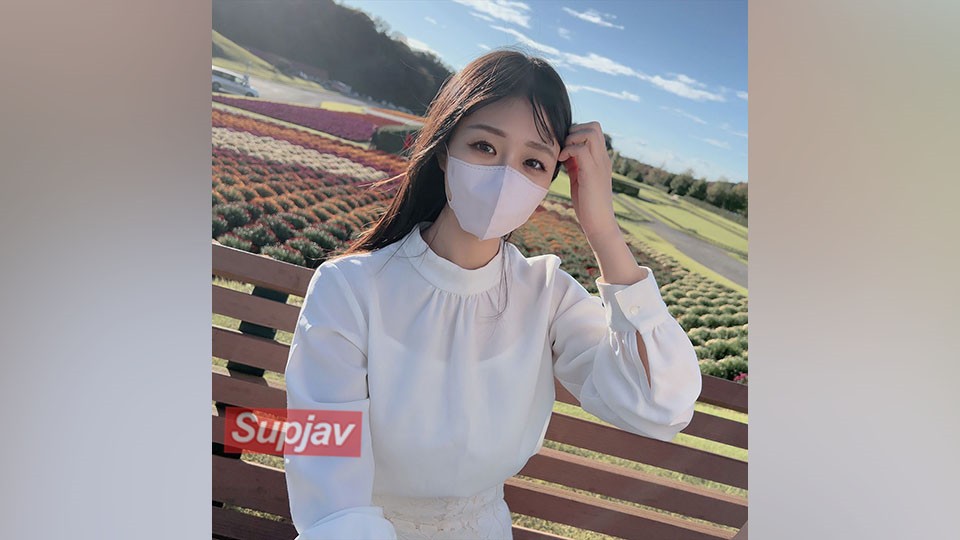 FC2PPV 4121180 初撮影・顔出し！！3日間限定\!!好意ダダ漏れの美白でウブな女◯大生・・・快楽を噛みしめ幾度となく絶頂し子宮突かれて感じまくる姿にたまらず2回連続膣内射精！！