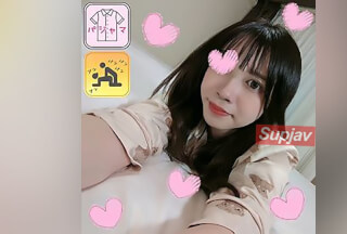 FC2PPV 4140761 【パジャマ★モナシ】パジャマdeおじゃま♥ホストの売掛が膨らんで大ピンチ♥初めての撮影に挑戦♥普通にモールで買い物していそうな普通な感じのJDがエロ荒れ狂う♥
