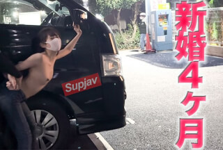 FC2PPV 4148215 新婚４ヶ月！！街中人通りの脇！！穴あきジーンズ、裸立ちバック！！首絞め連続イキ、鉄箱閉じ込め！新婚若妻が愛する旦那裏切り、電動ピストンバイブぶち込み！！完全初撮影『個人撮影』個撮オリジナル３９７ [有]